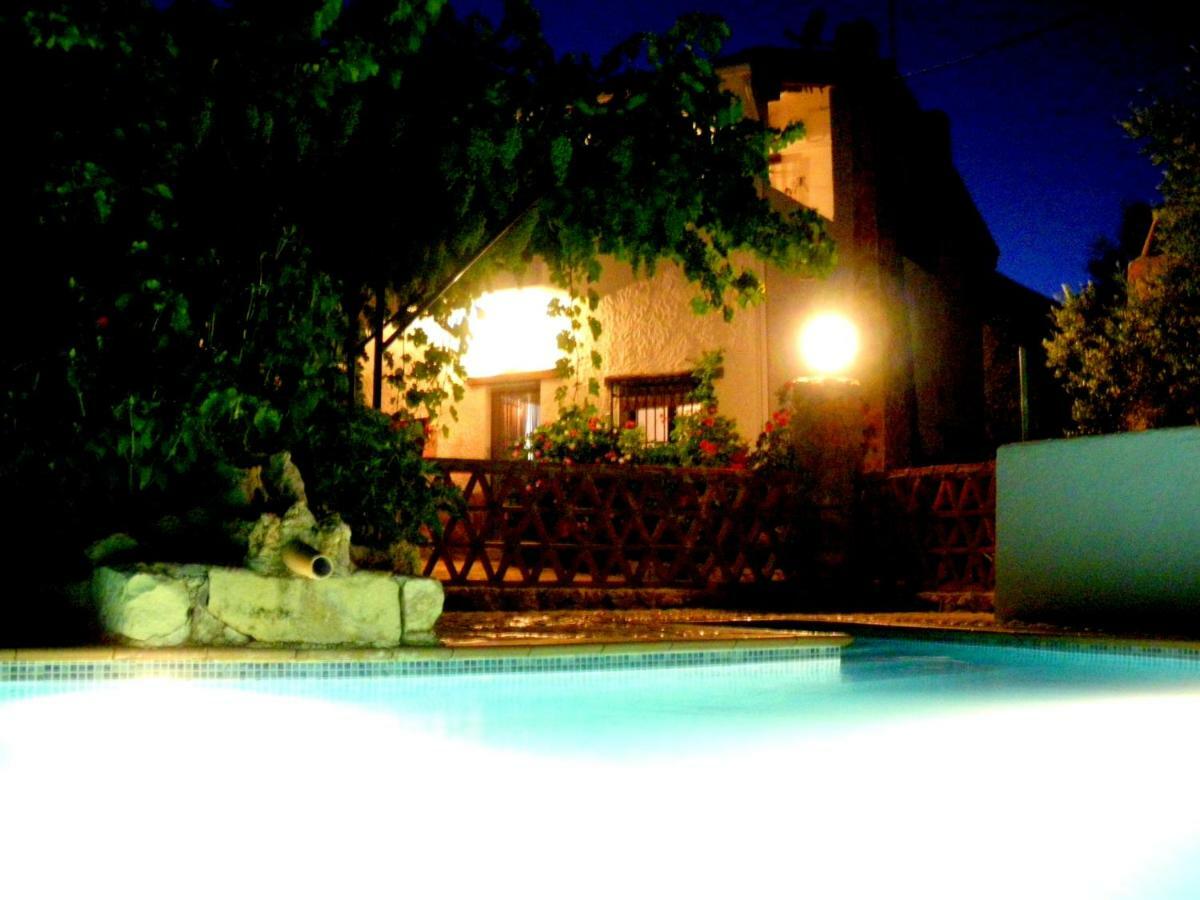 Alojamiento Rural El Agueelo Huelma Exterior photo